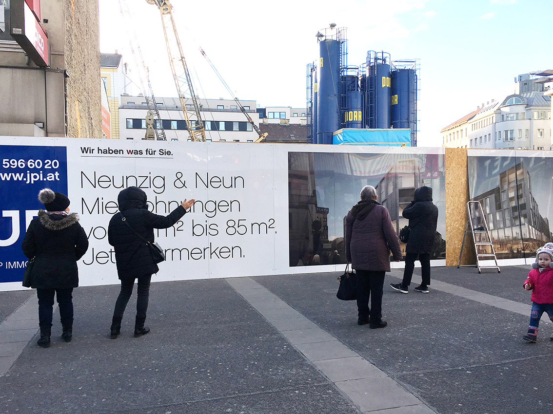 Bedruckte Baueinhausung für ein Immobilienprojekt in Favoriten